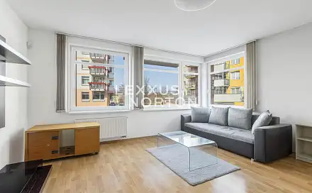Prodej bytu 1+kk 47 m², Nad Okrouhlíkem, Praha 8 - Libeň