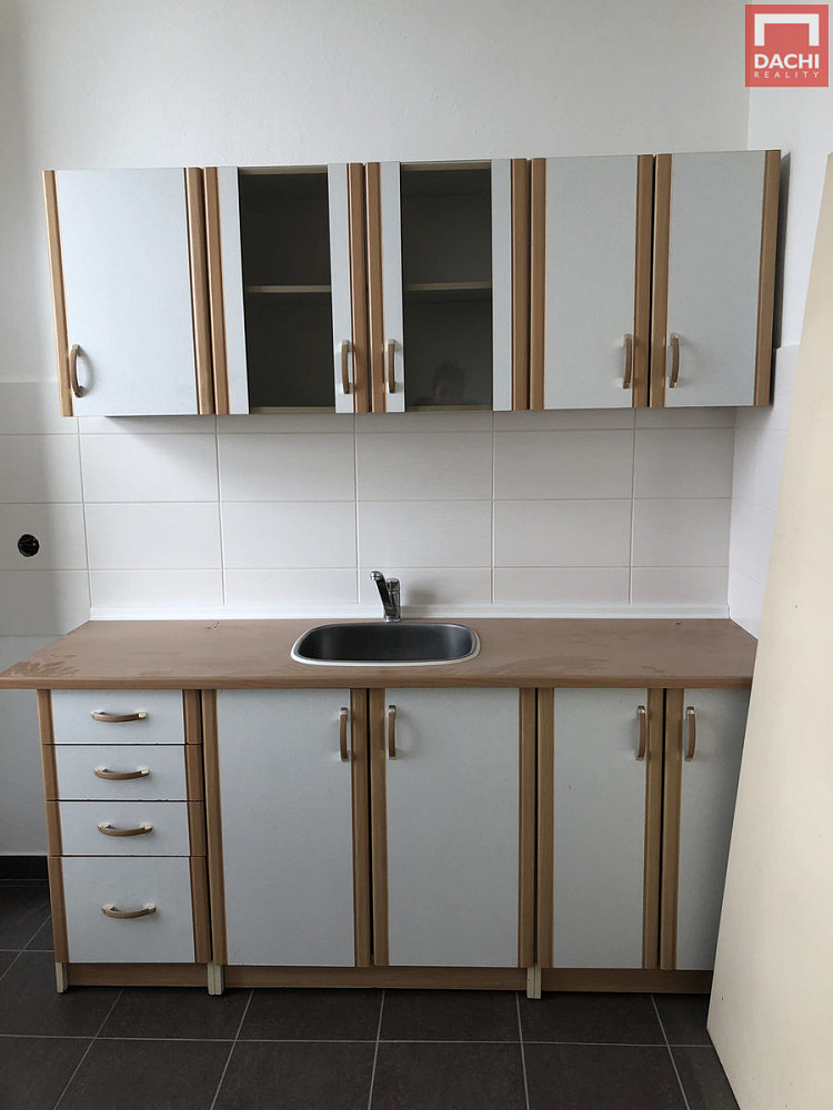 Pronájem kanceláře 318 m² – fotografie 5