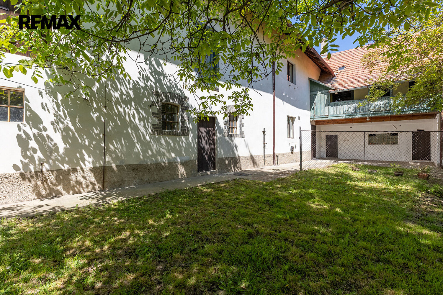 Prodej domu 140 m² s pozemkem 483 m² – fotografie 2