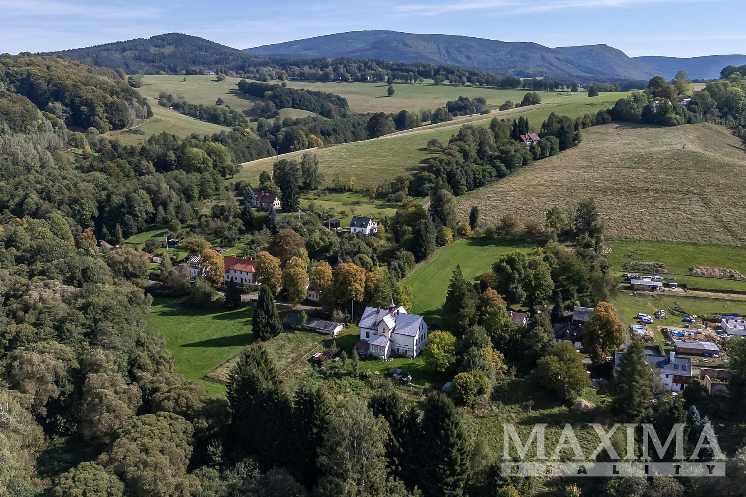 Prodej domu 354 m² s pozemkem 1 309 m² – fotografie 2