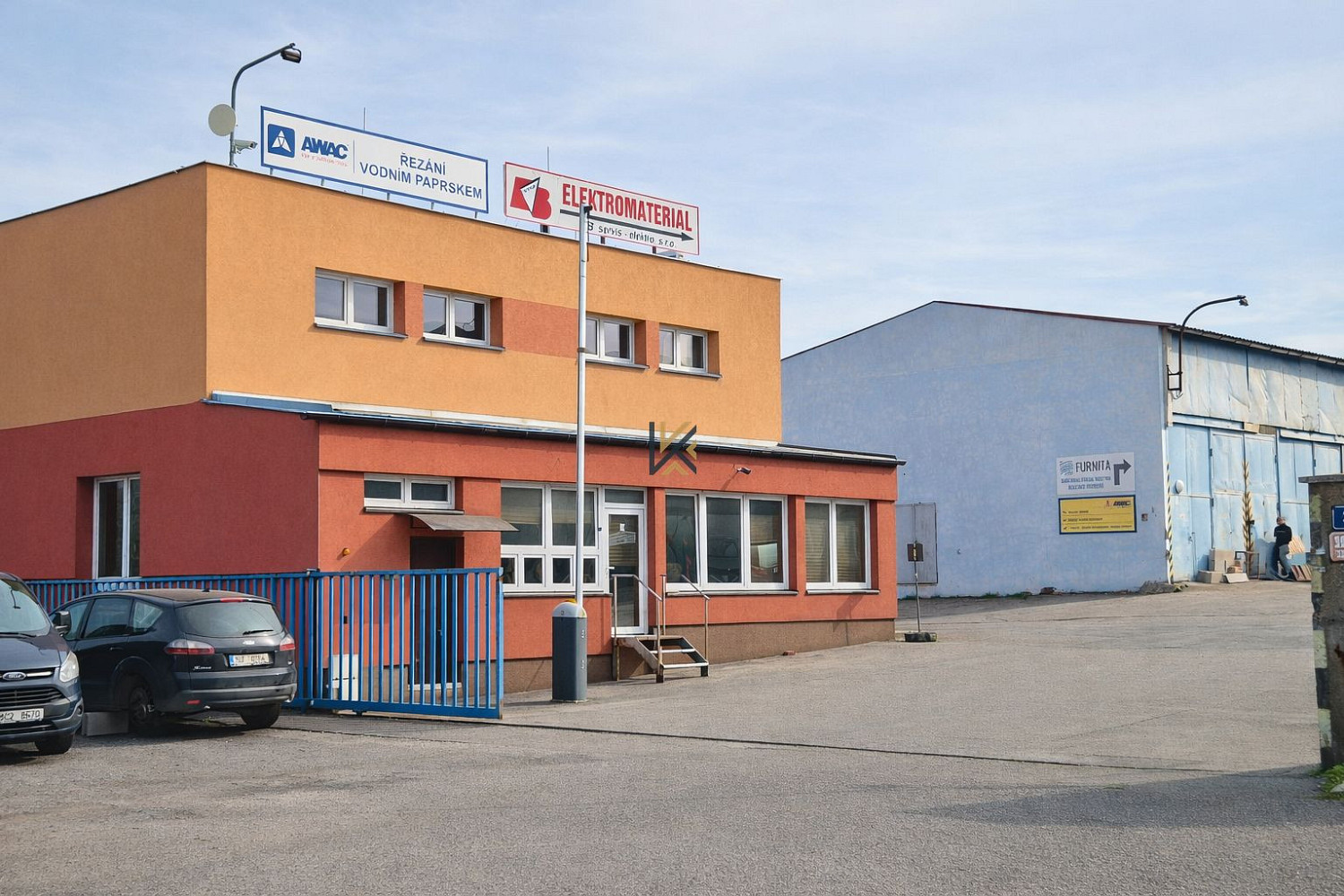 Pronájem kanceláře 407 m² – fotografie 2