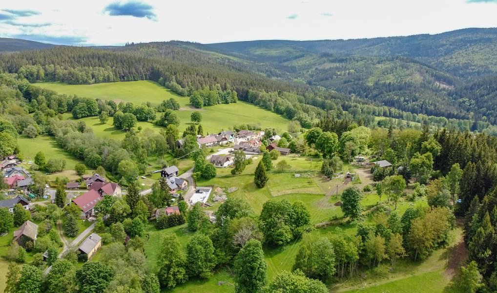 Prodej ubytovacího objektu 550 m², Kašperské Hory – náhled fotky 42