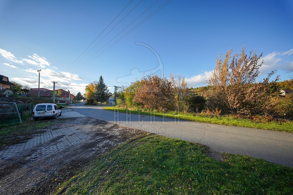 Prodej stavebního pozemku 1 110 m² – pohled 6