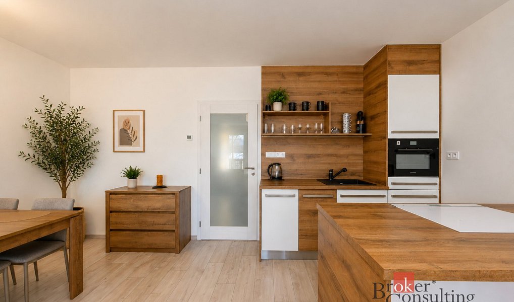 Prodej bytu 1+kk 53 m², Železná Ruda – náhled fotky 3