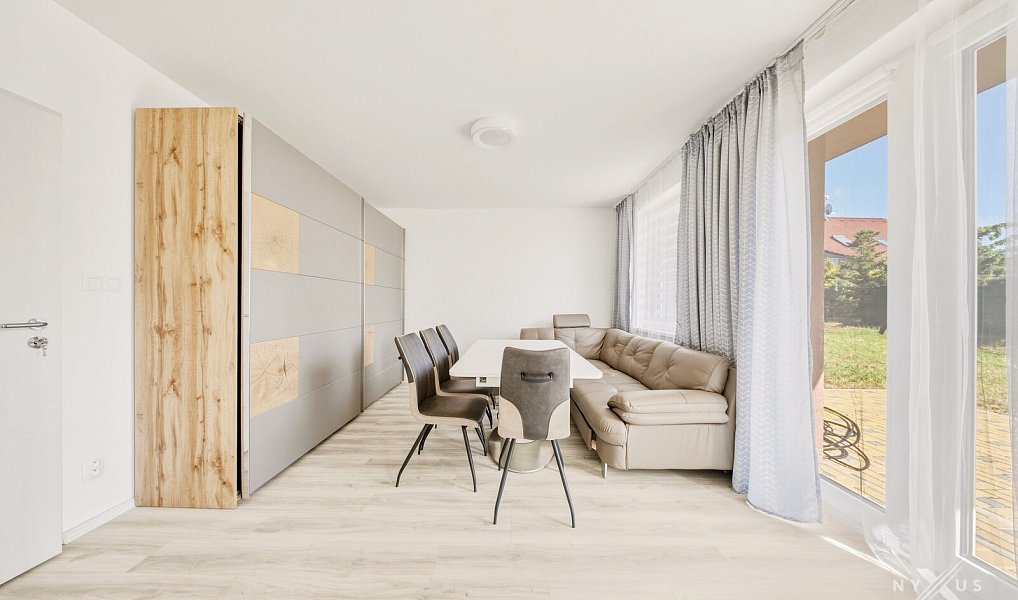 Pronájem domu 138 m² s pozemkem 1 024 m², Postřižín – náhled fotky 8