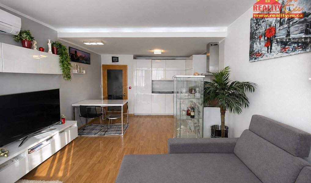 Prodej bytu 2+kk 57 m², Praha – náhled fotky 2