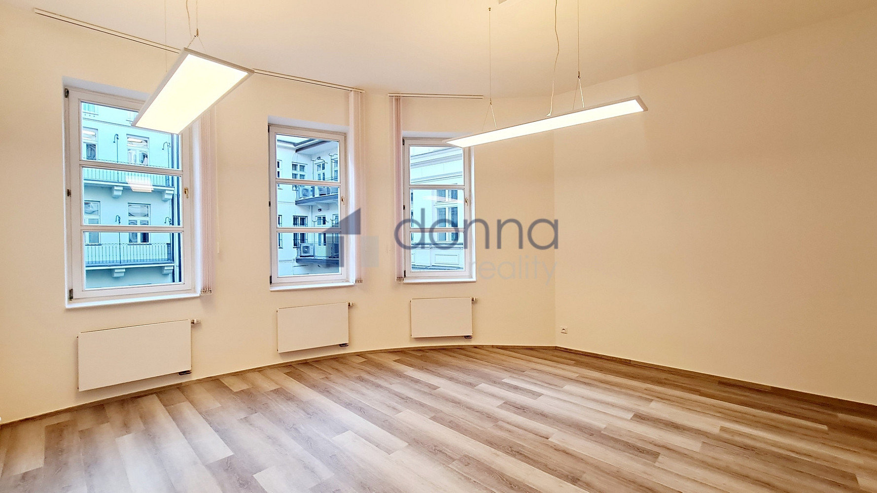 Pronájem kanceláře 466 m² — photo 2