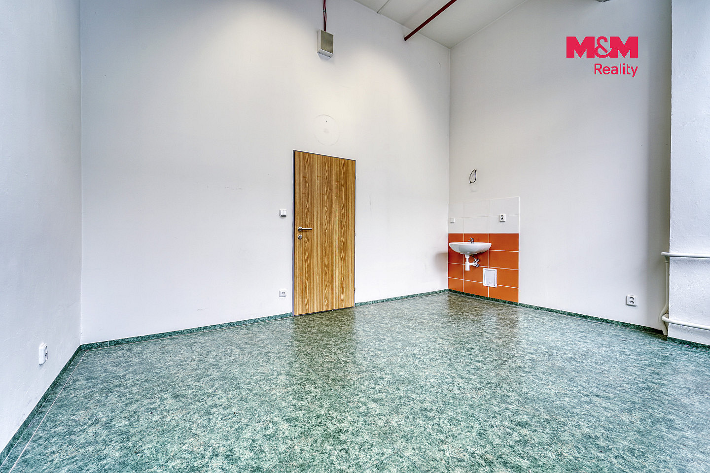 Pronájem kanceláře 18 m² – fotografie 2