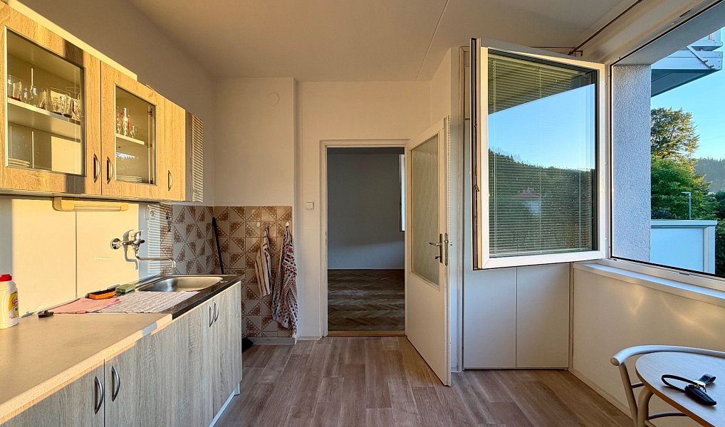 Pronájem bytu 2+1 56 m², Karolinka – náhled fotky 2