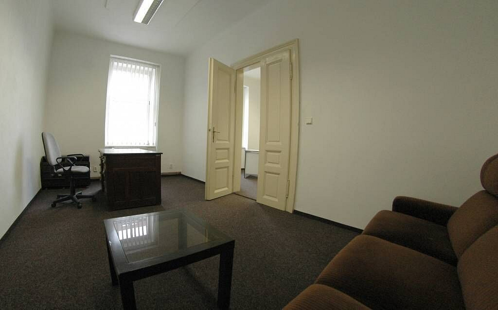 Pronájem kanceláře 42 m² – fotografie 2
