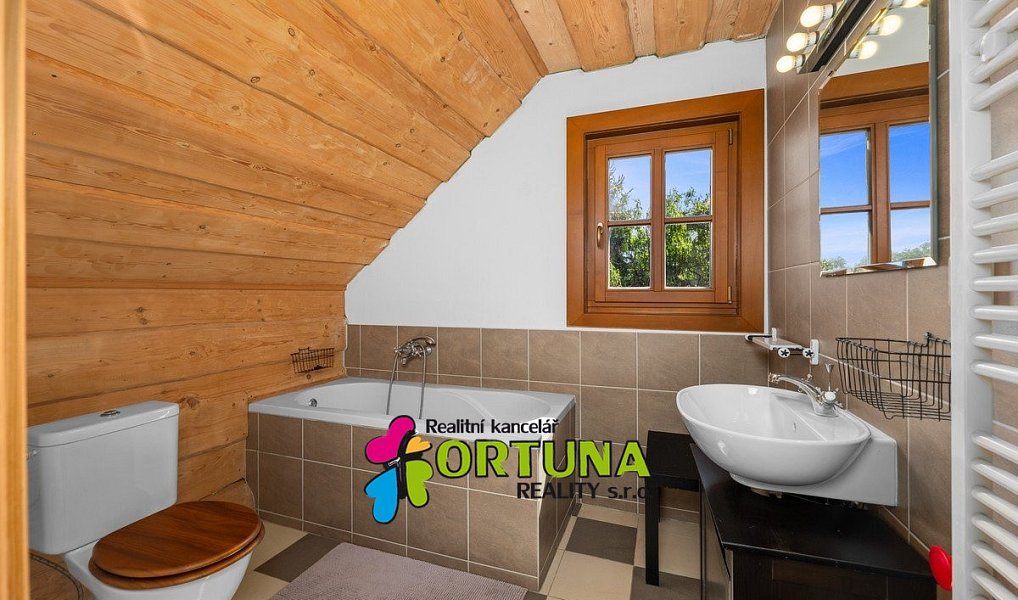 Prodej domu 115 m² s pozemkem 2 247 m², Vacov – náhled fotky 14