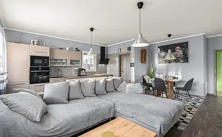 Prodej domu 180 m² s pozemkem 821 m², Zahradní, Pečky - Velké Chvalovice, okres Kolín