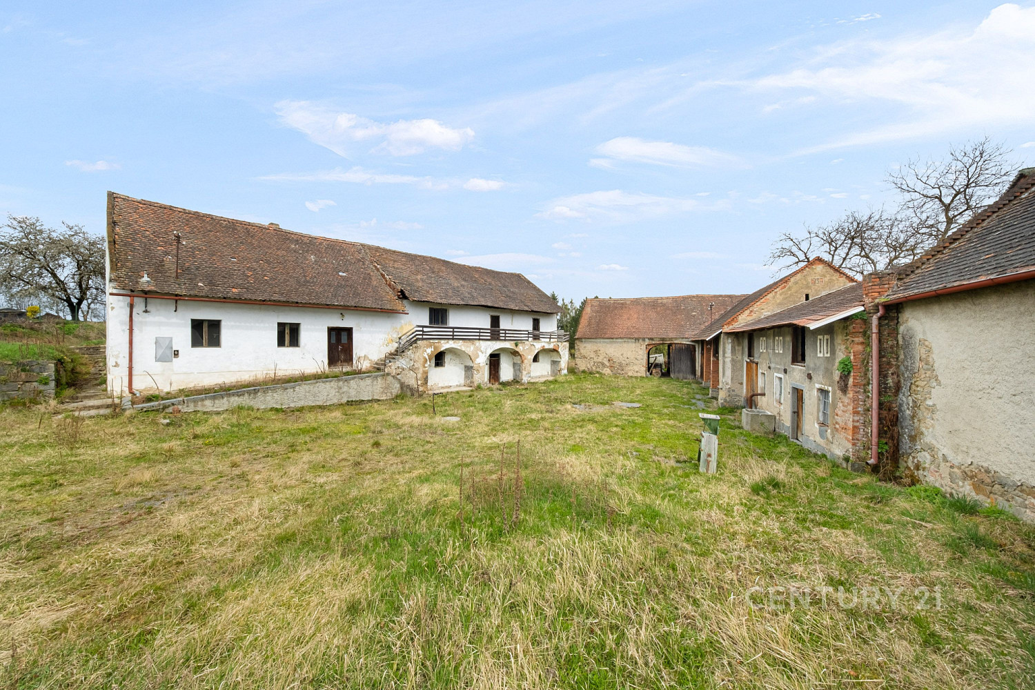 Prodej domu 244 m² s pozemkem 4 752 m²