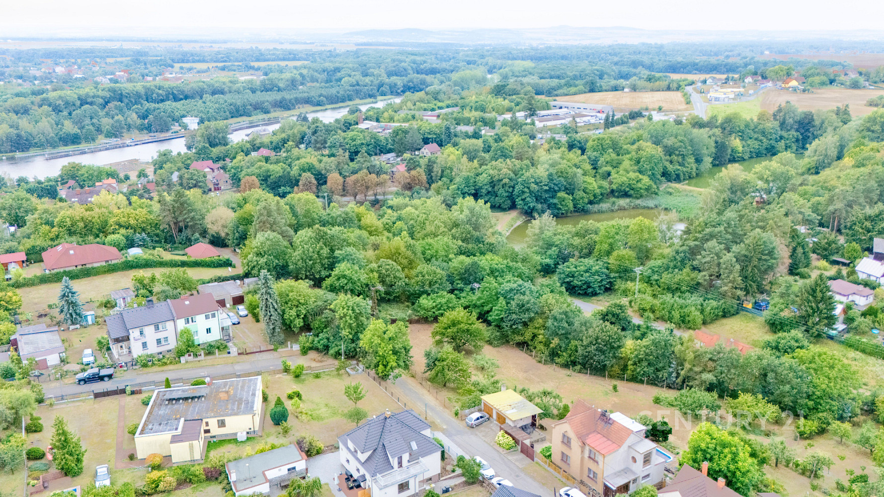 Prodej stavebního pozemku 994 m² – fotografie 2