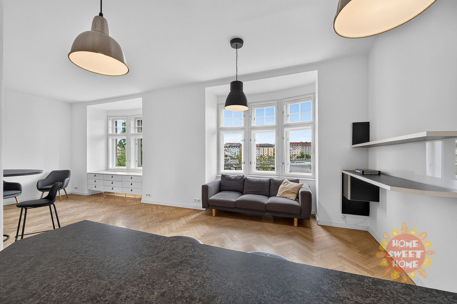 Pronájem bytu 4+kk 141 m² — photo 3