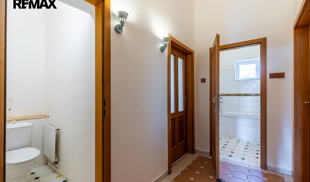 Prodej domu 403 m² s pozemkem 1 389 m², Praha – náhled fotky 38