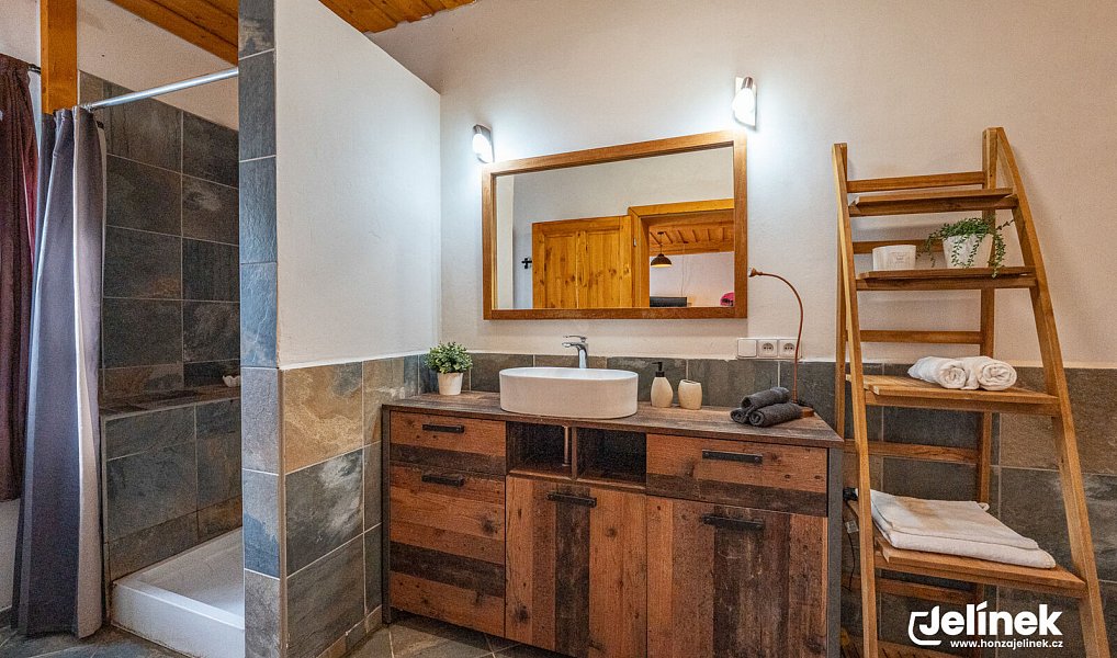 Prodej domu 167 m² s pozemkem 2 511 m², Polička – náhled fotky 13