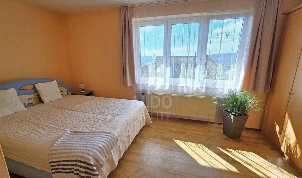 Prodej domu 130 m² s pozemkem 1 020 m², Ločenice – náhled fotky 12