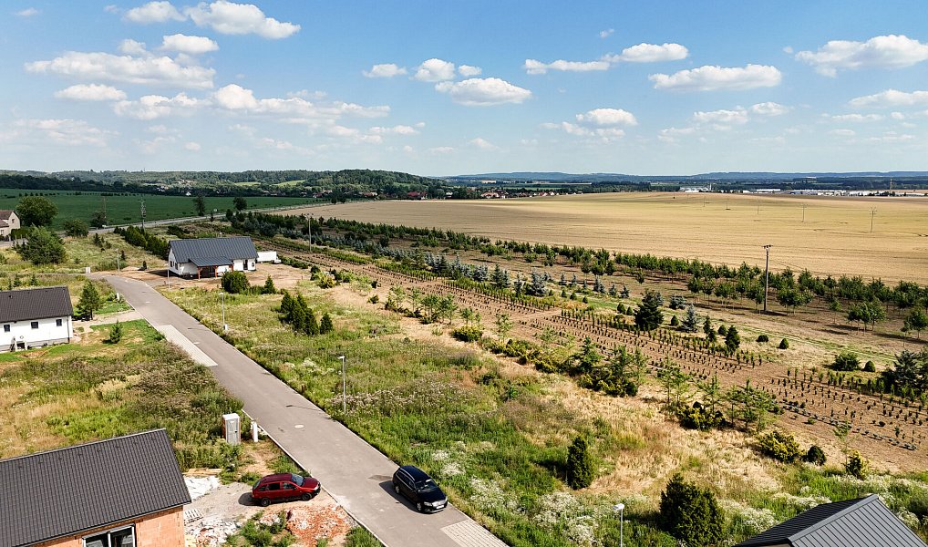 Prodej stavebního pozemku 1 005 m², Boseň – náhled fotky 5