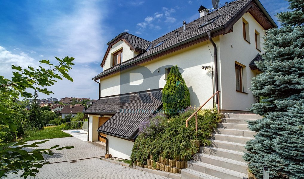 Prodej domu 226 m² s pozemkem 1 089 m², Písek – náhled fotky 2