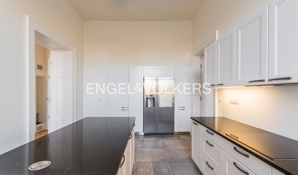 Pronájem bytu 5+1 193 m², Praha – náhled fotky 3