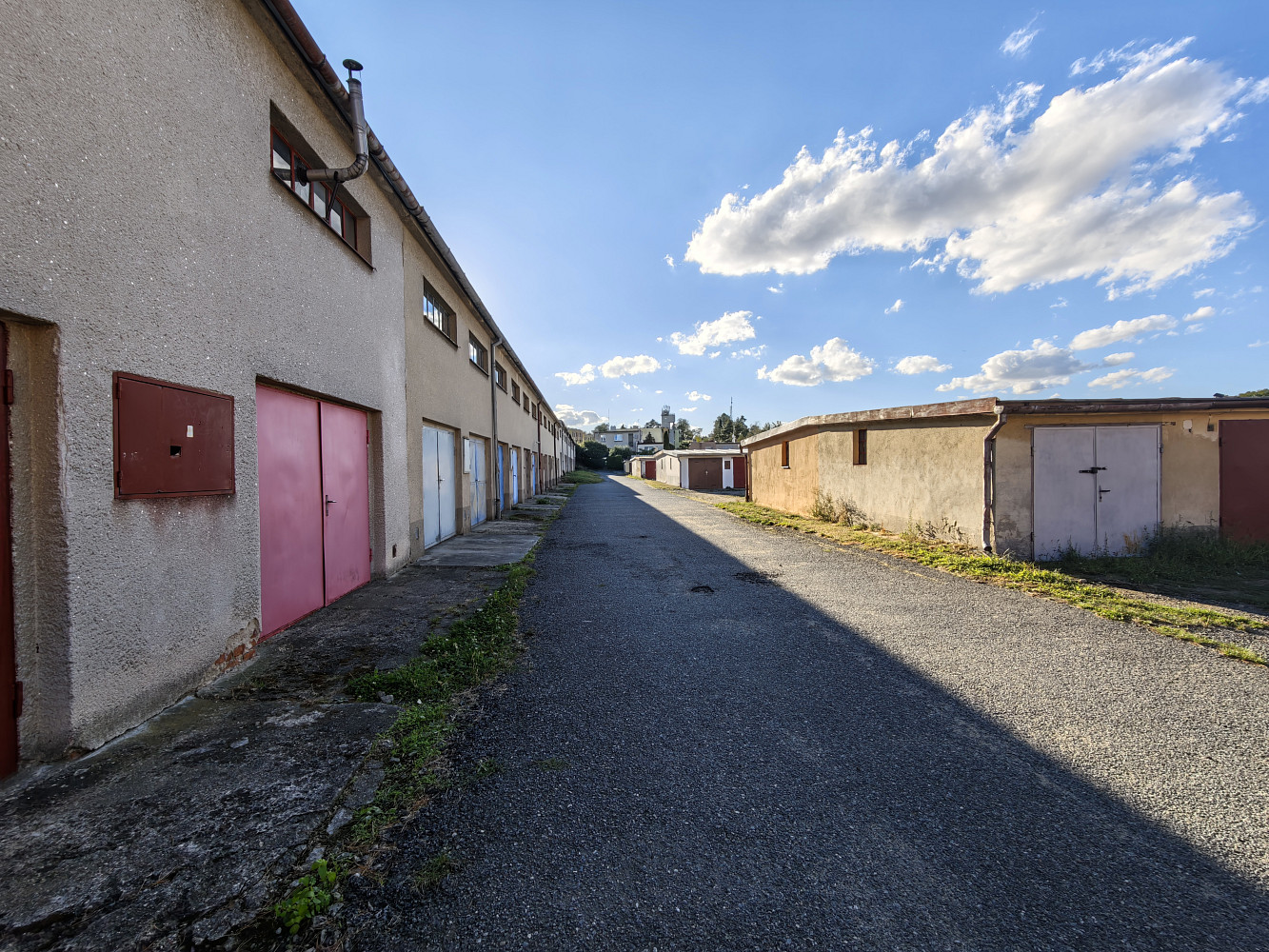 Zděná garáž 18 m² s elektřinou – ulice Arbesova, Třebíč – fotografie 5