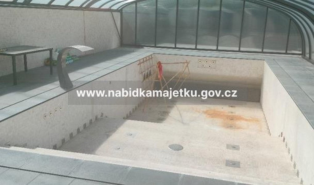 Prodej domu 767 m² s pozemkem 2 143 m², Drahňovice – náhled fotky 27