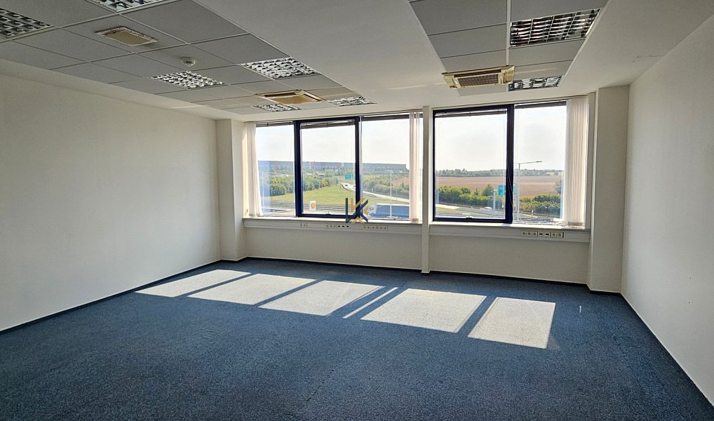 Pronájem kanceláře 555 m², Nupaky – náhled fotky 14