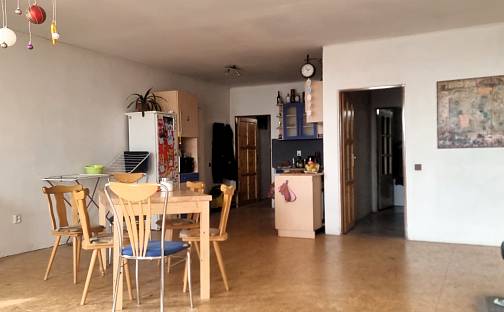 Prodej domu 606 m² s pozemkem 1 390 m², Medlov - Zadní Újezd, okres Olomouc