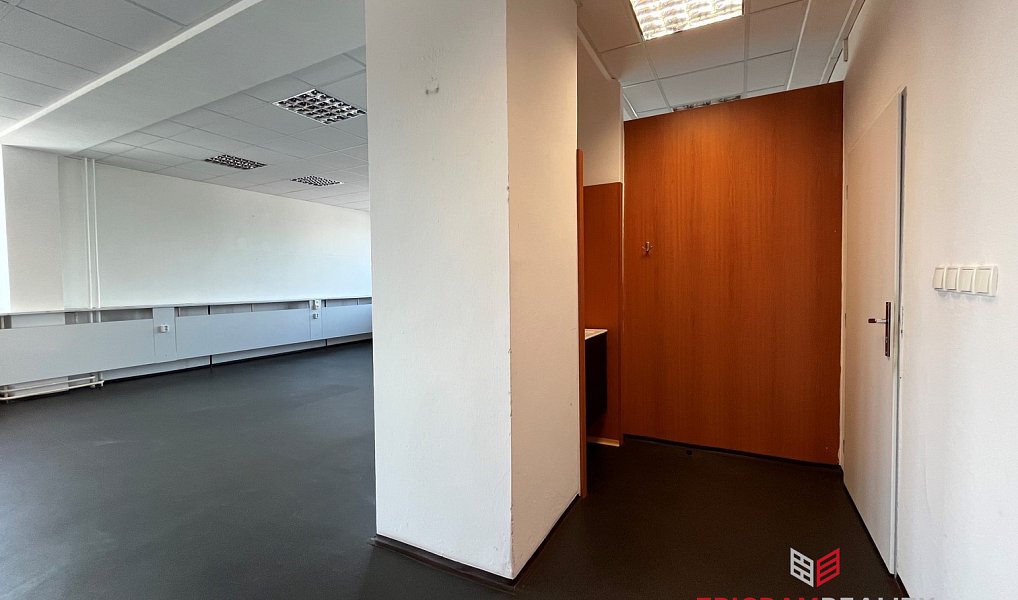 Pronájem kanceláře 113 m², Hradec Králové – náhled fotky 3
