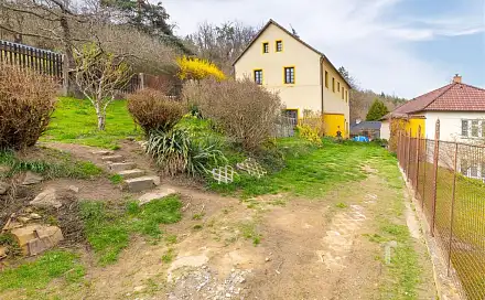 Prodej domu 258 m² s pozemkem 991 m², Benešovská, Nespeky, okres Benešov