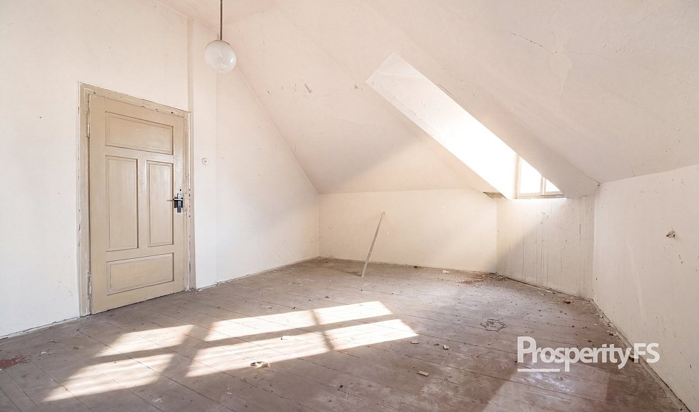 Prodej domu 200 m² s pozemkem 396 m², Hostomice – náhled fotky 2