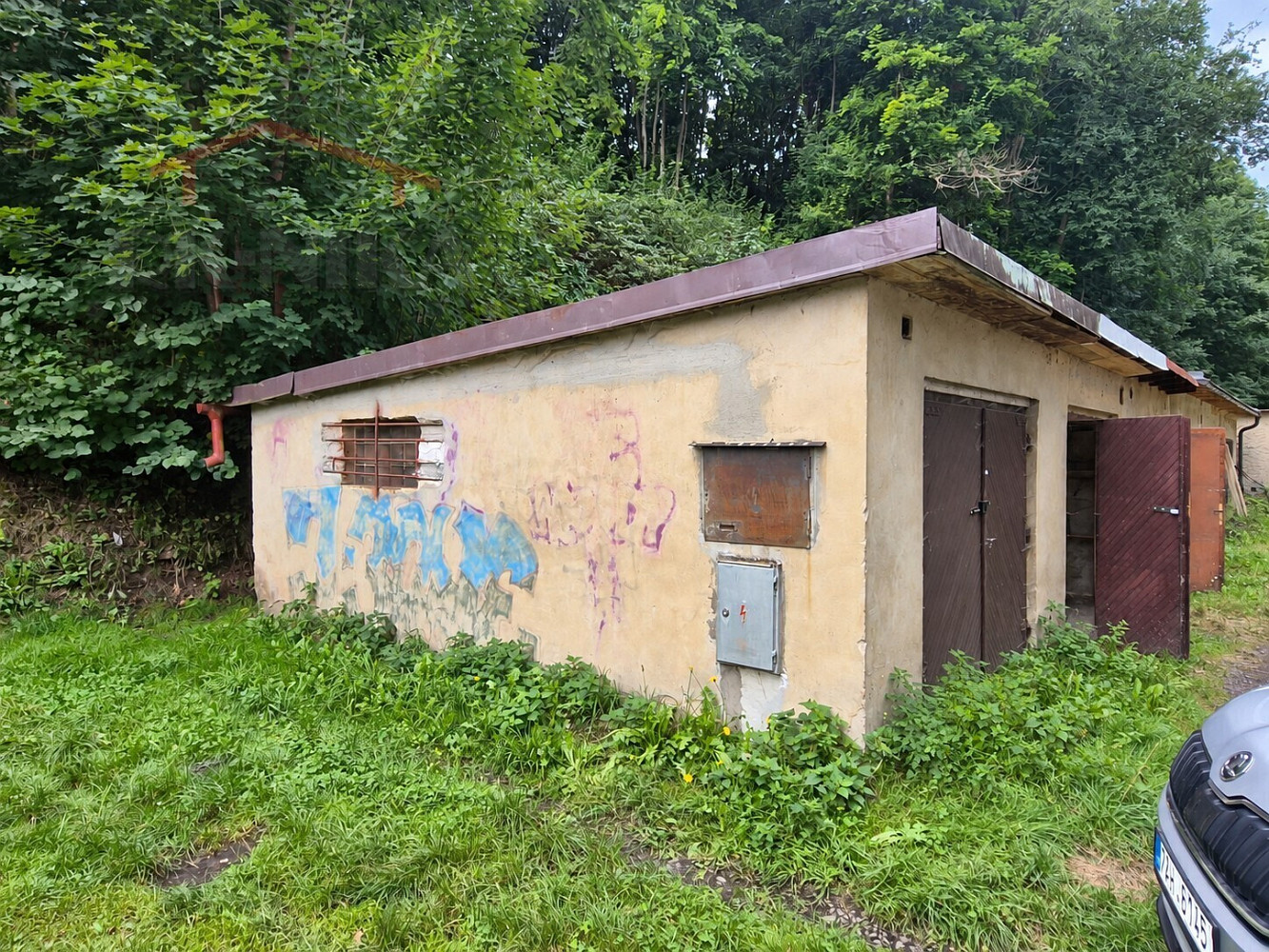 Prodej garáže 25 m2 v Semilech ihned k dispozici – fotografie 3
