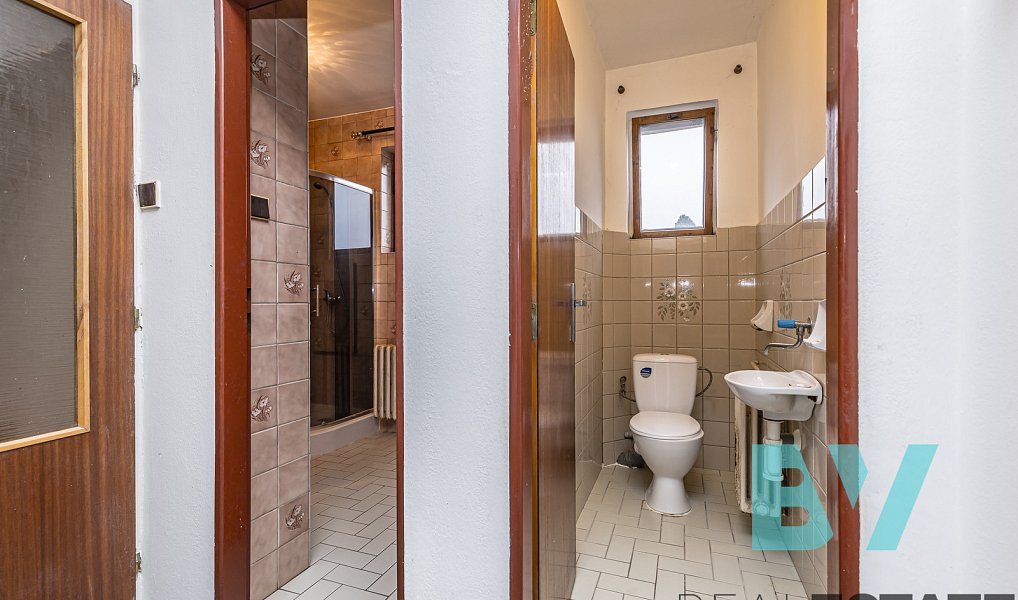 Prodej domu 308 m² s pozemkem 731 m², Praha – náhled fotky 30
