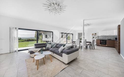 Prodej domu 163 m² s pozemkem 957 m², Krakovany - Božec, okres Kolín