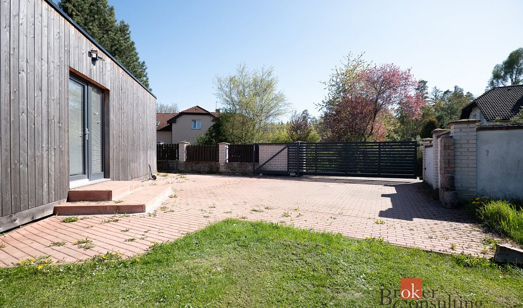 Prodej stavebního pozemku 1 306 m², Svojetice – náhled fotky 11