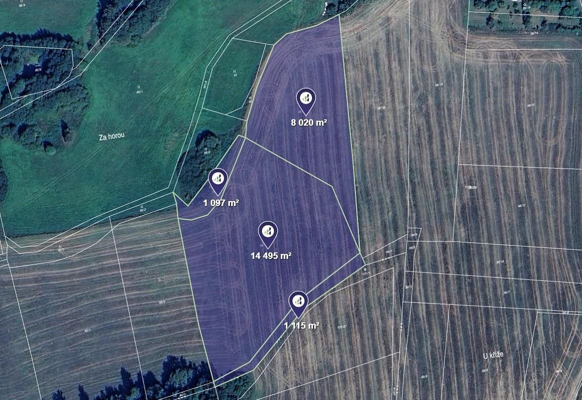 Prodej pole 24 727 m²