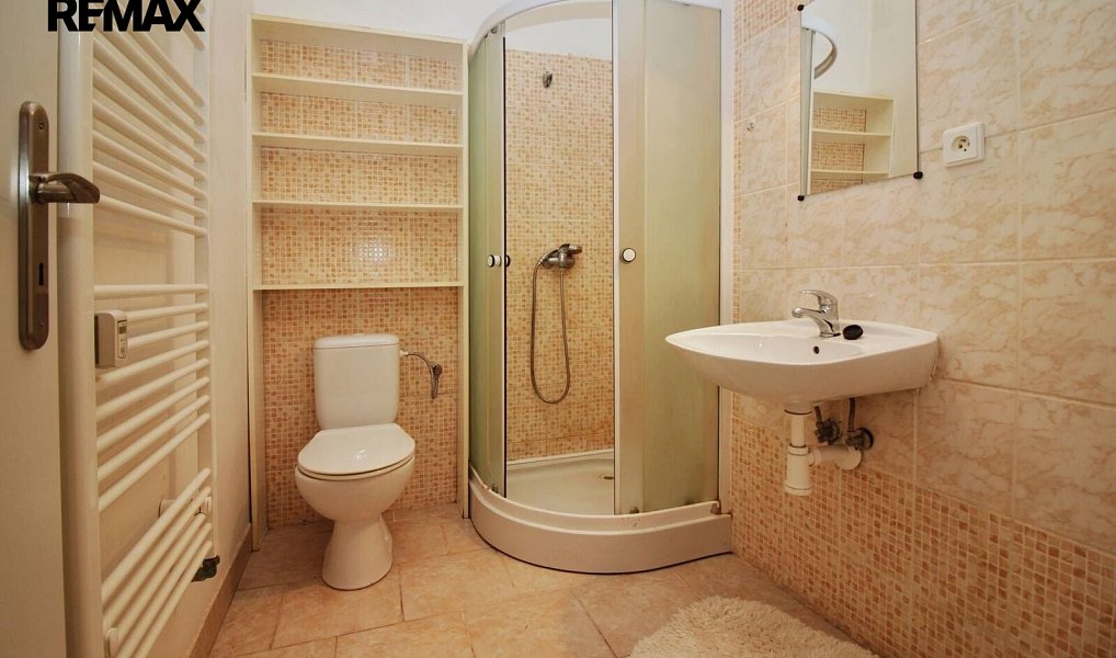 Prodej domu 172 m² s pozemkem 312 m², Žatec – náhled fotky 19