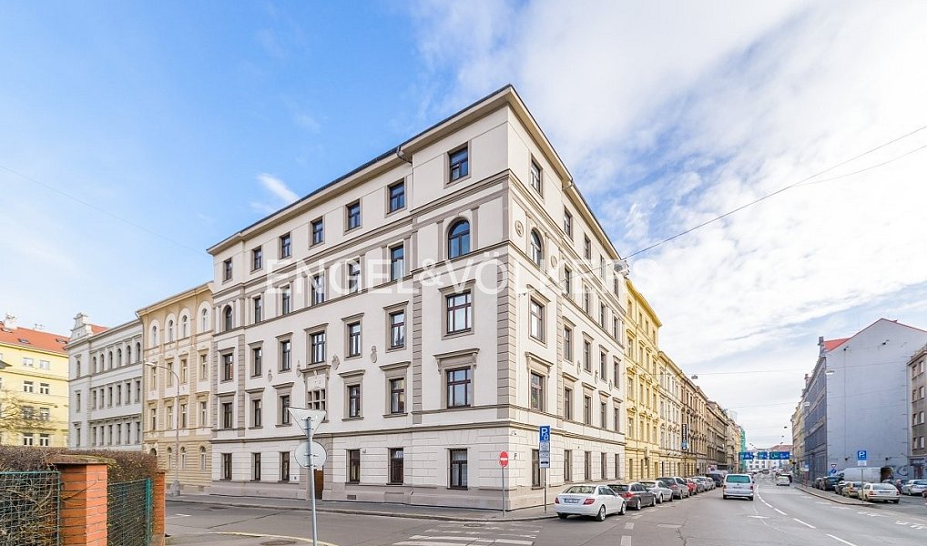 Pronájem kanceláře 32 m², Praha – fotka 1 z 4