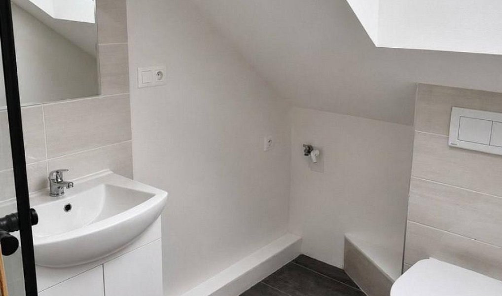 Pronájem bytu 1+kk 30 m², Strančice – fotka 1 z 9