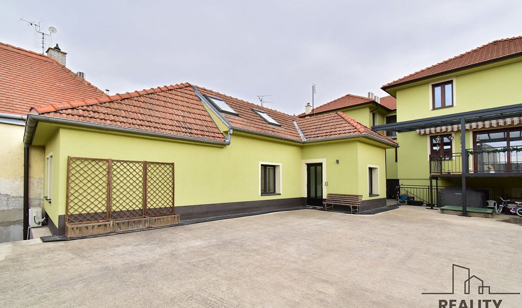 Pronájem domu 145 m² s pozemkem 111 m², Znojmo – fotka 1 z 16