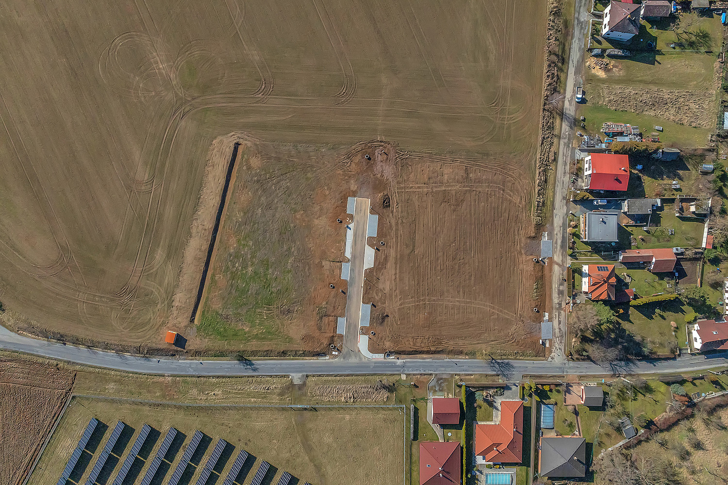 Prodej stavebního pozemku 1243 m² - Morašice – pohled 3
