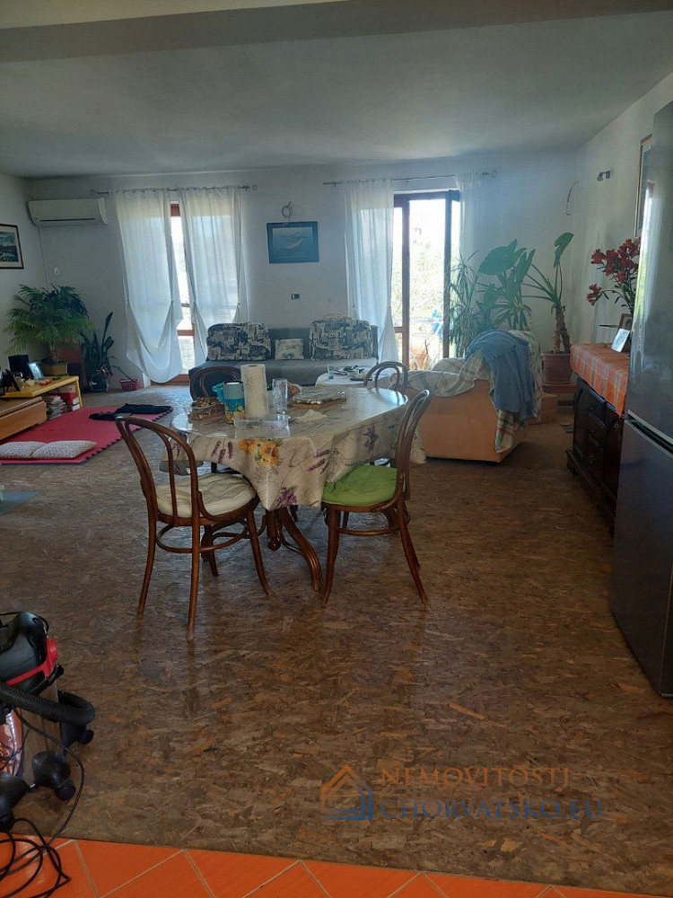 Prodej domu 250 m² s pozemkem 300 m² – pohled 6