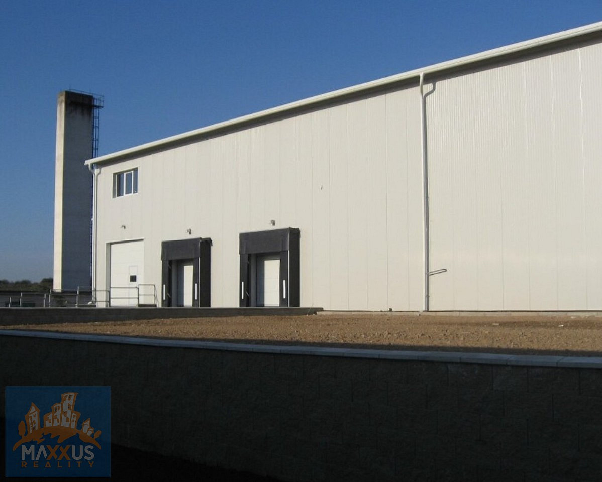 Pronájem skladovací haly s chladícími boxy (1 762 m²), Vítov u Slaného – pohled 2