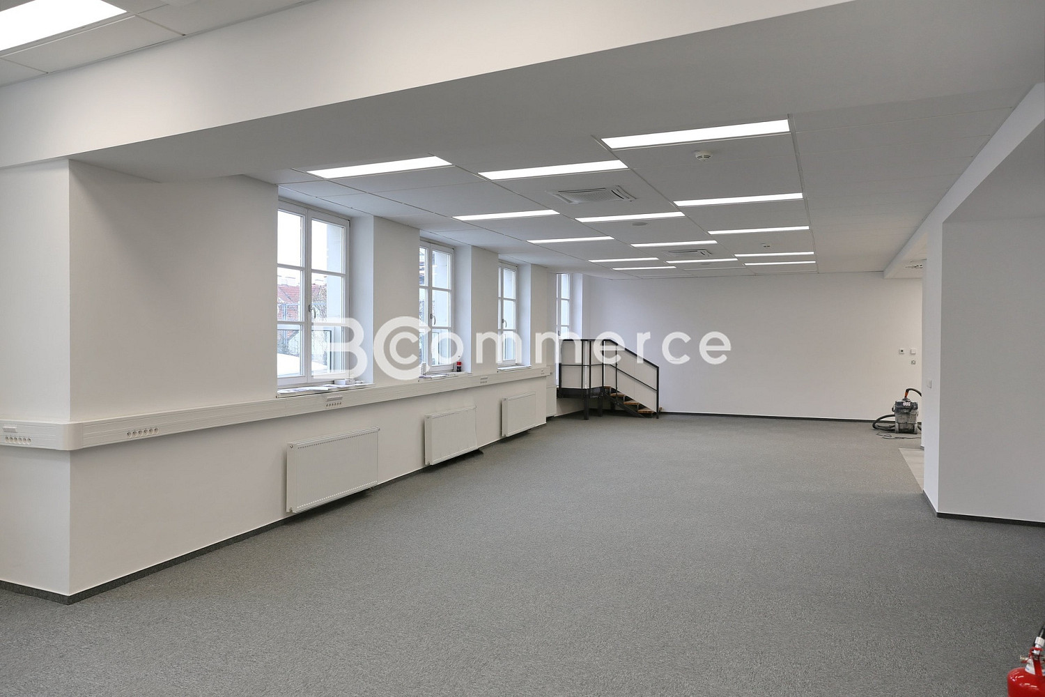 Pronájem kanceláře 153 m² – fotografie 4