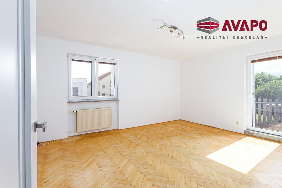 Pronájem bytu 3+1 80 m² – fotografie 3