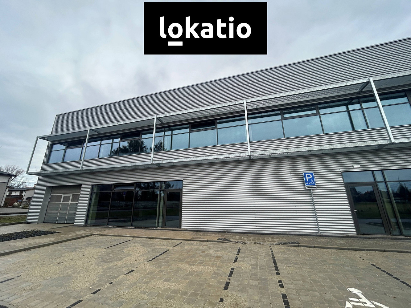 Pronájem skladovacích prostor 908 m²