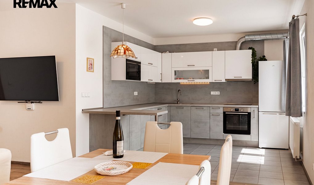 Prodej bytu 3+kk 91 m², Frymburk – náhled fotky 2