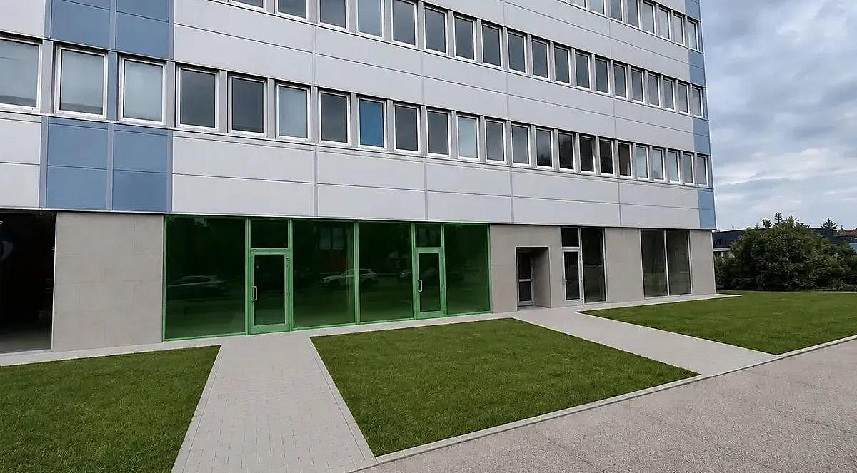 Pronájem obchodních prostor 154 m² – fotografie 4