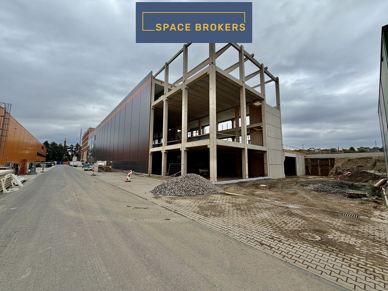 Pronájem skladovacích prostor 950 m² – fotografie 2